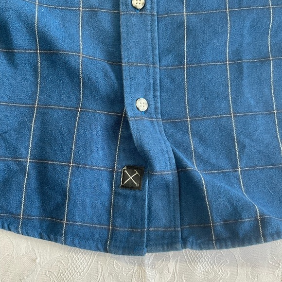 Mens Mountain Hardwear casual button down shirt size Medium Heavy cotton Blue - Picture 6 of 11
